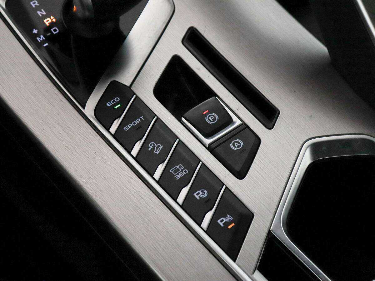 Б/У Джили Кулрэй 2020 года. Фото: #15