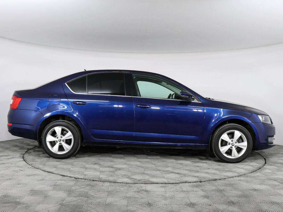 Б/У Шкода Октавия 2017 года. Фото: #2