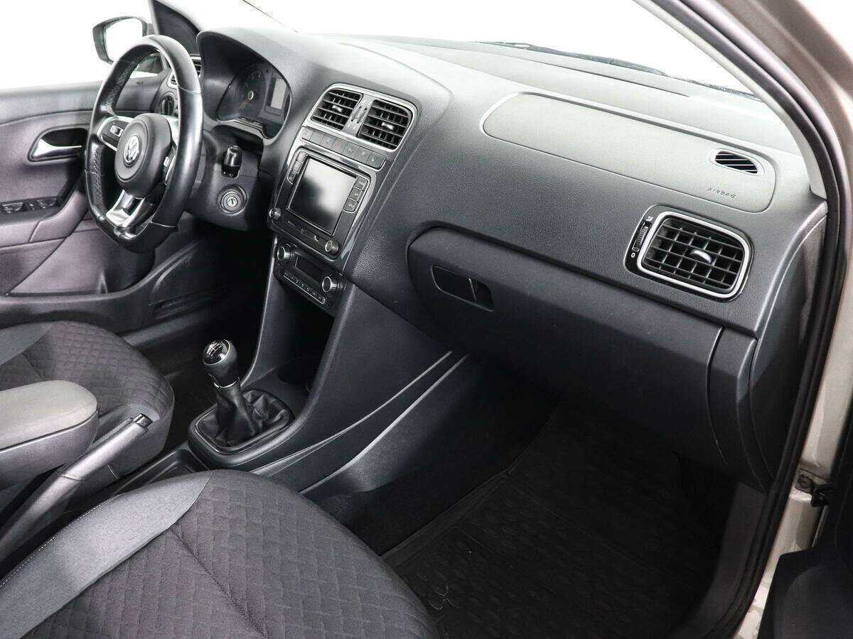 Б/У Фольксваген Поло 2018 года. Фото: #8