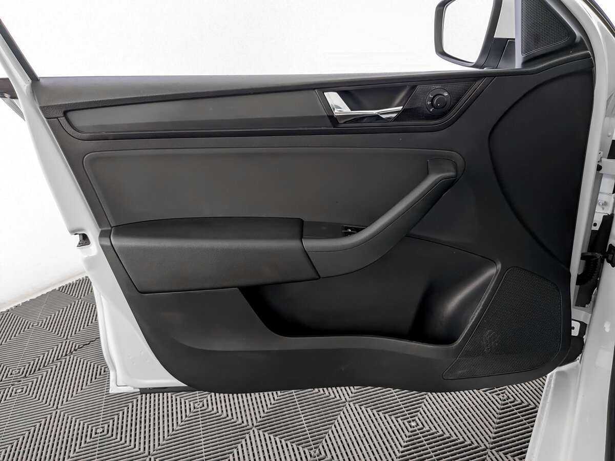 Б/У Шкода Рапид 2019 года. Фото: #17