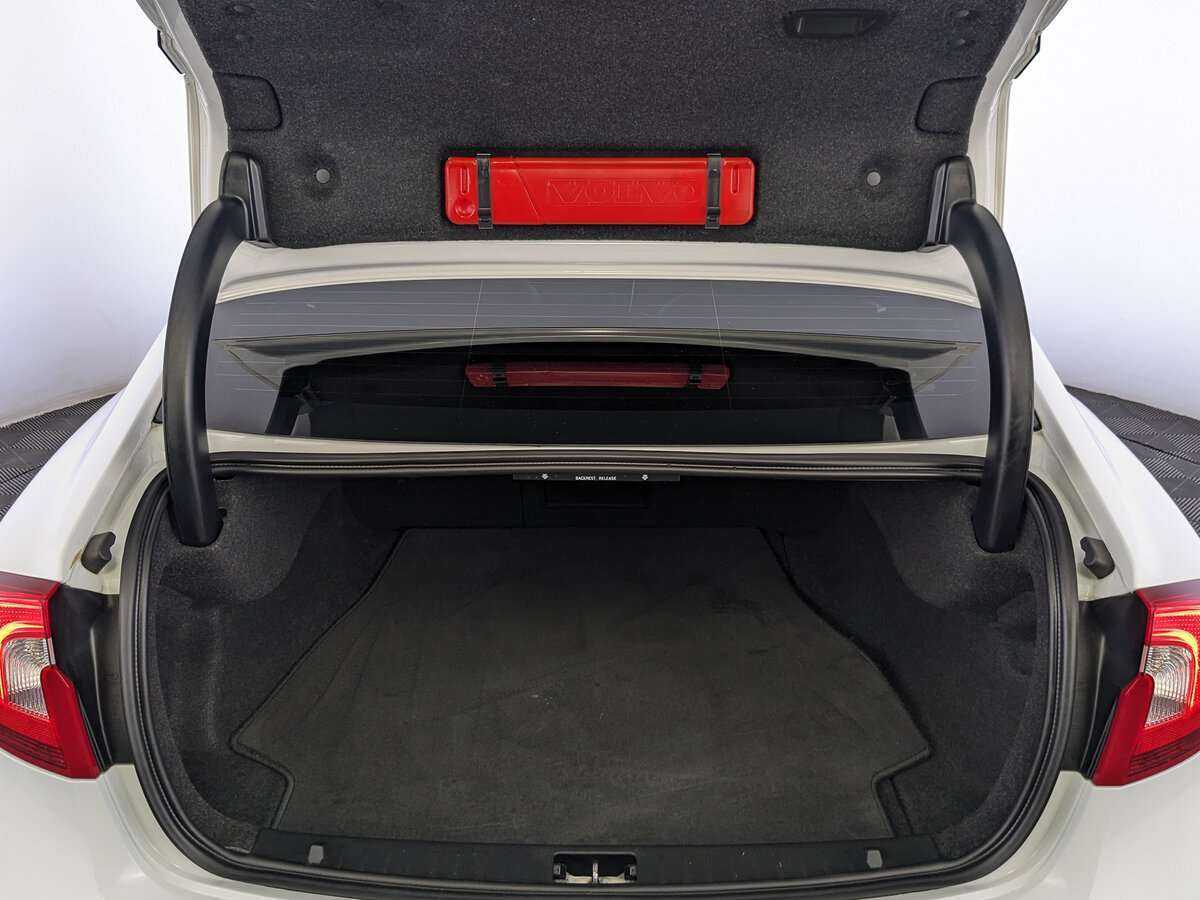 Б/У Вольво С60 2012 года. Фото: #8