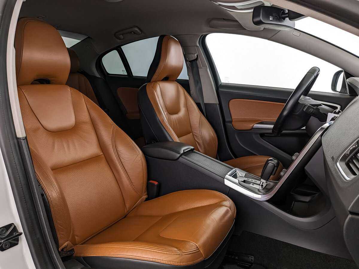 Б/У Вольво С60 2012 года. Фото: #21