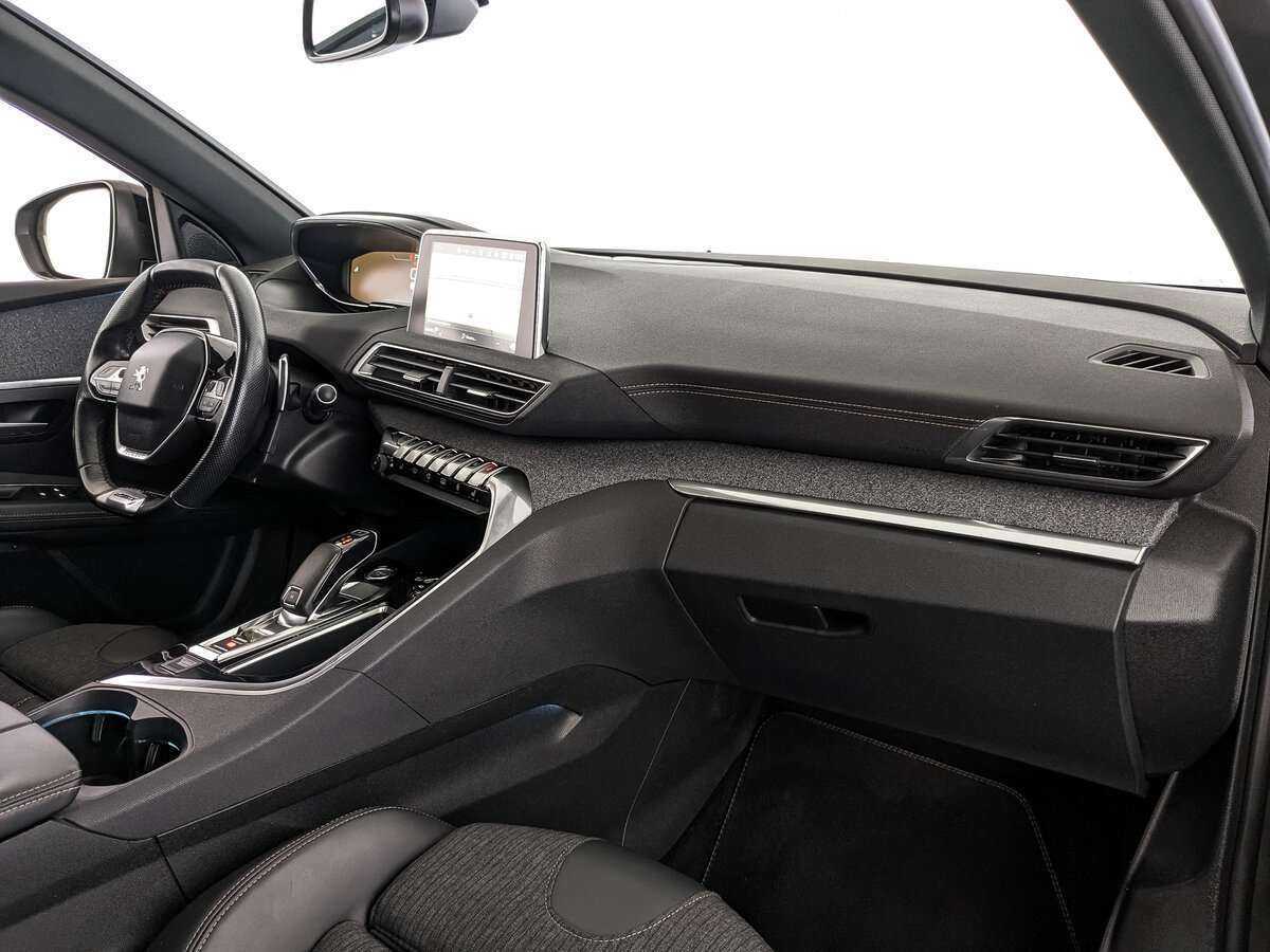 Б/У Пежо 3008 2018 года. Фото: #8