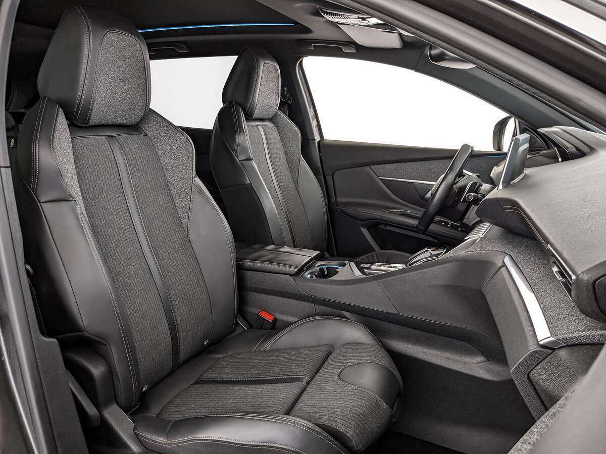 Б/У Пежо 3008 2018 года. Фото: #17