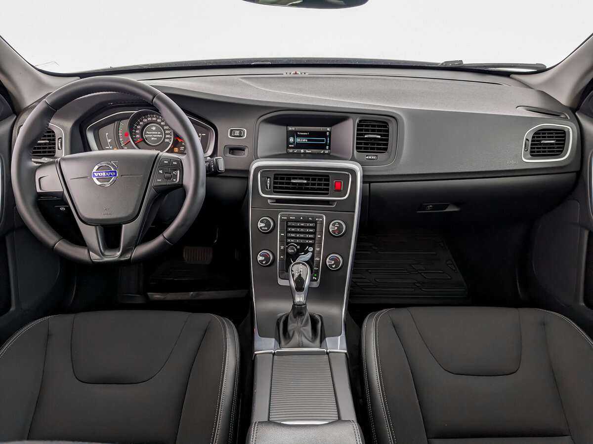 Б/У Вольво С60 2015 года. Фото: #11