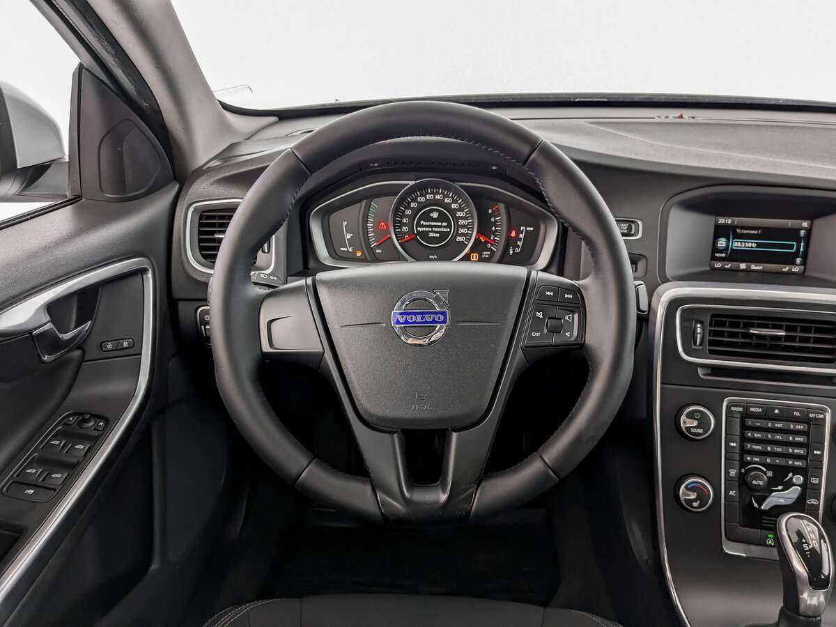 Б/У Вольво С60 2015 года. Фото: #16