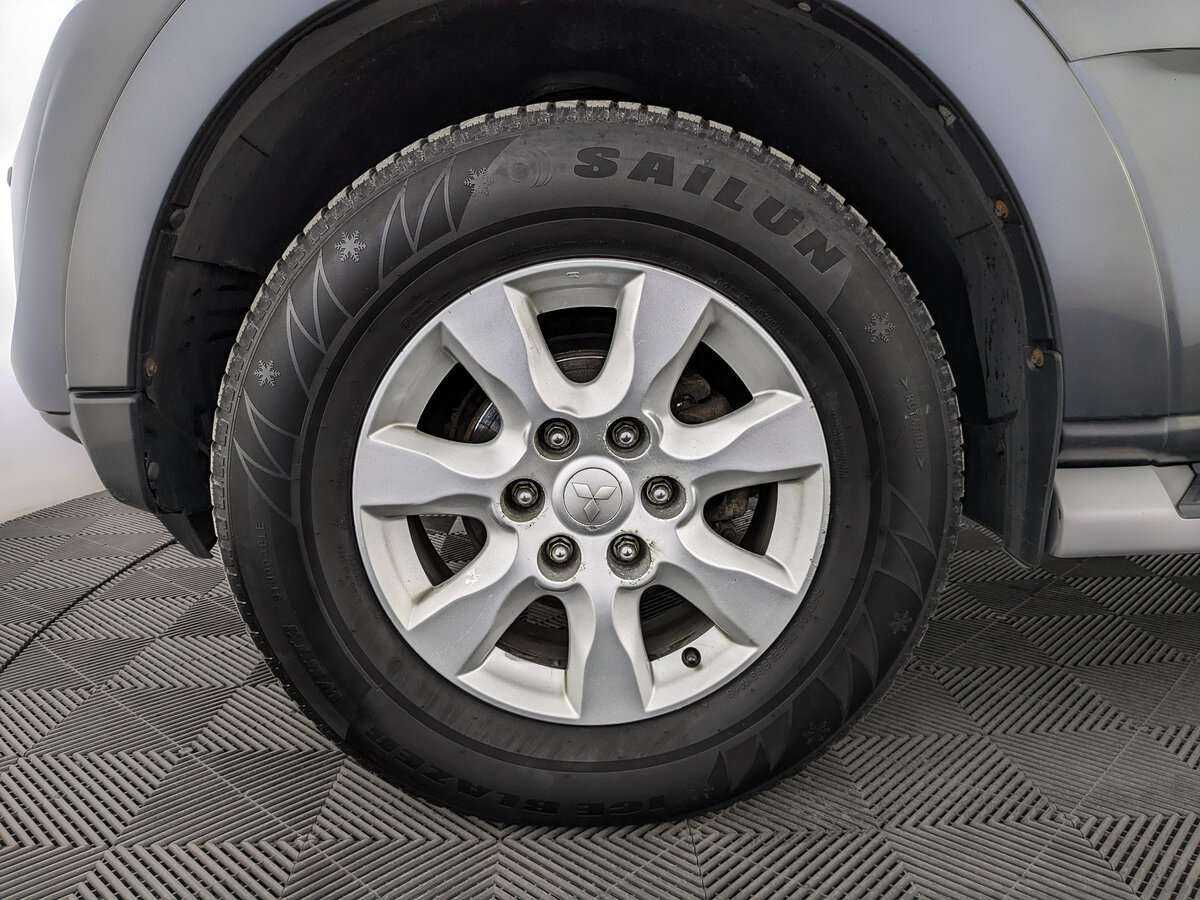 Б/У Митсубиши Паджеро 2013 года. Фото: #11