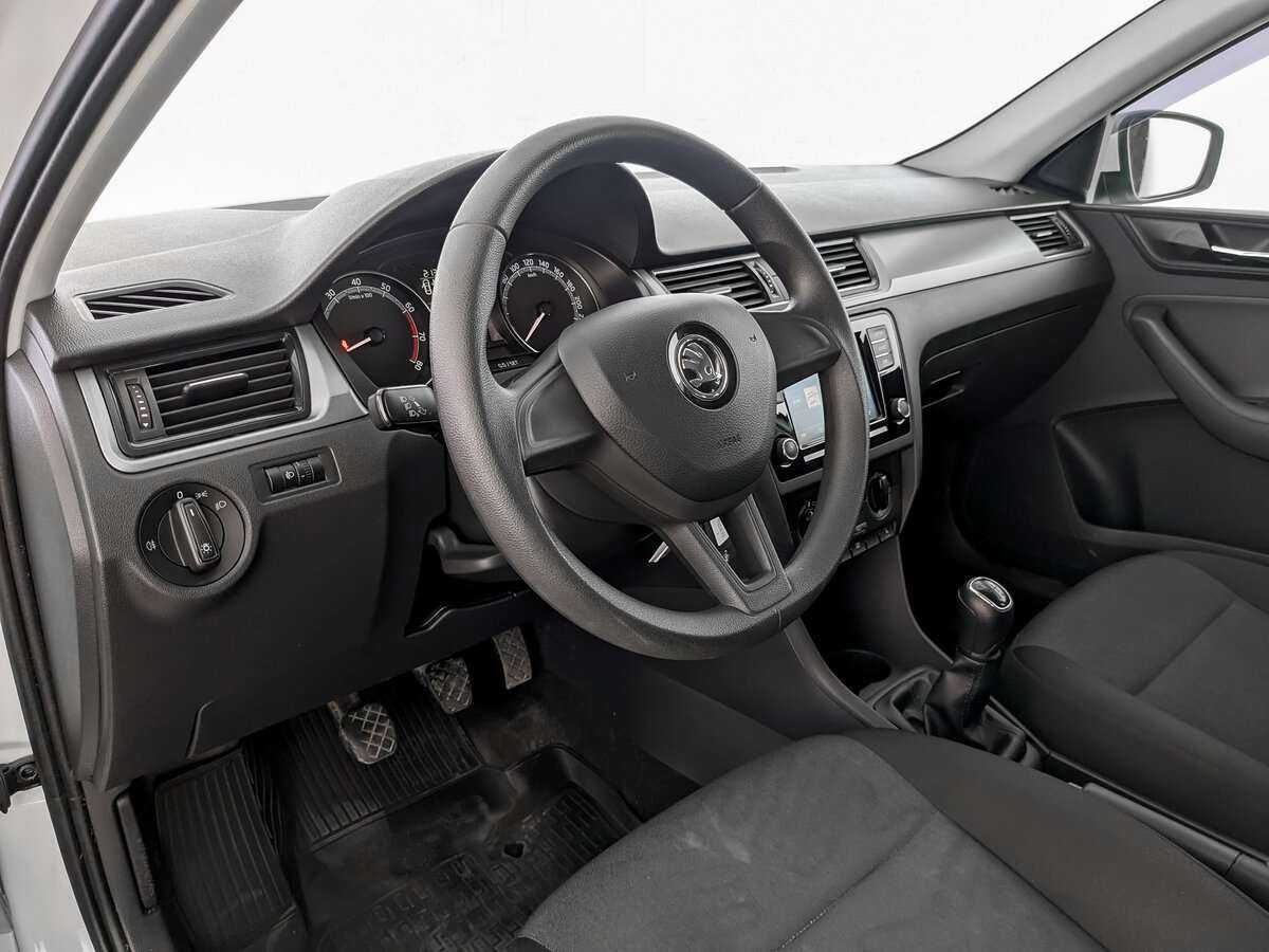 Б/У Шкода Рапид 2017 года. Фото: #13