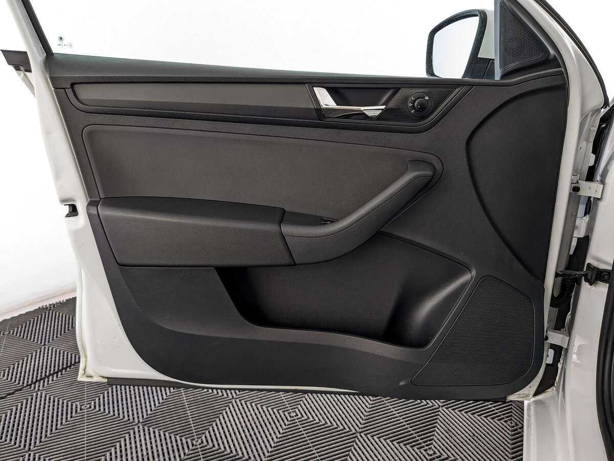 Б/У Шкода Рапид 2018 года. Фото: #14