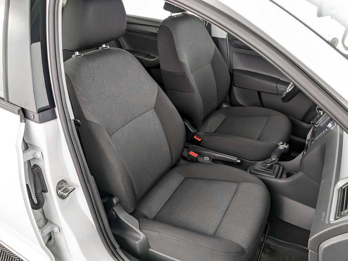 Б/У Шкода Рапид 2018 года. Фото: #18