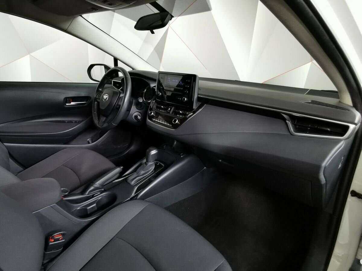 Б/У Тойота Королла 2019 года. Фото: #8