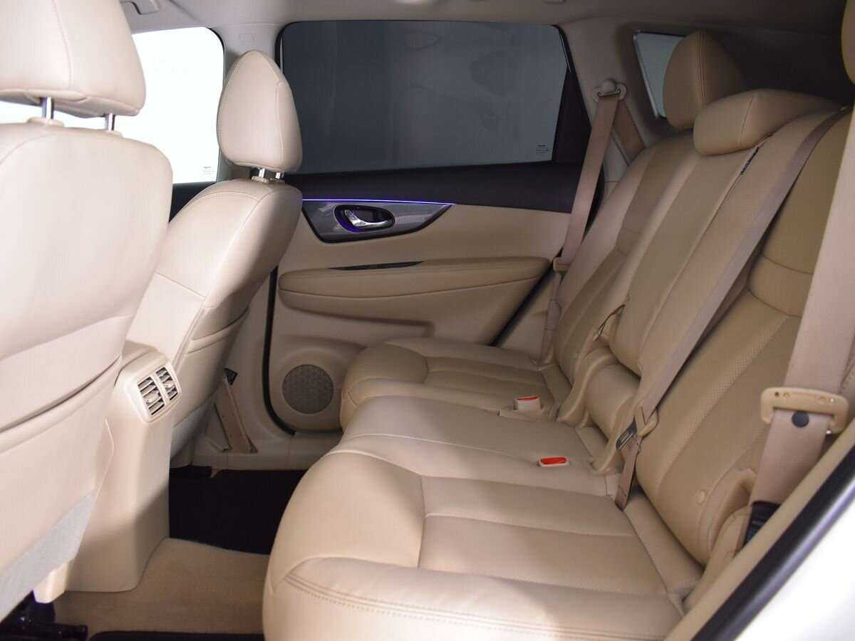 Б/У Ниссан Икс-Трейл 2016 года. Фото: #17