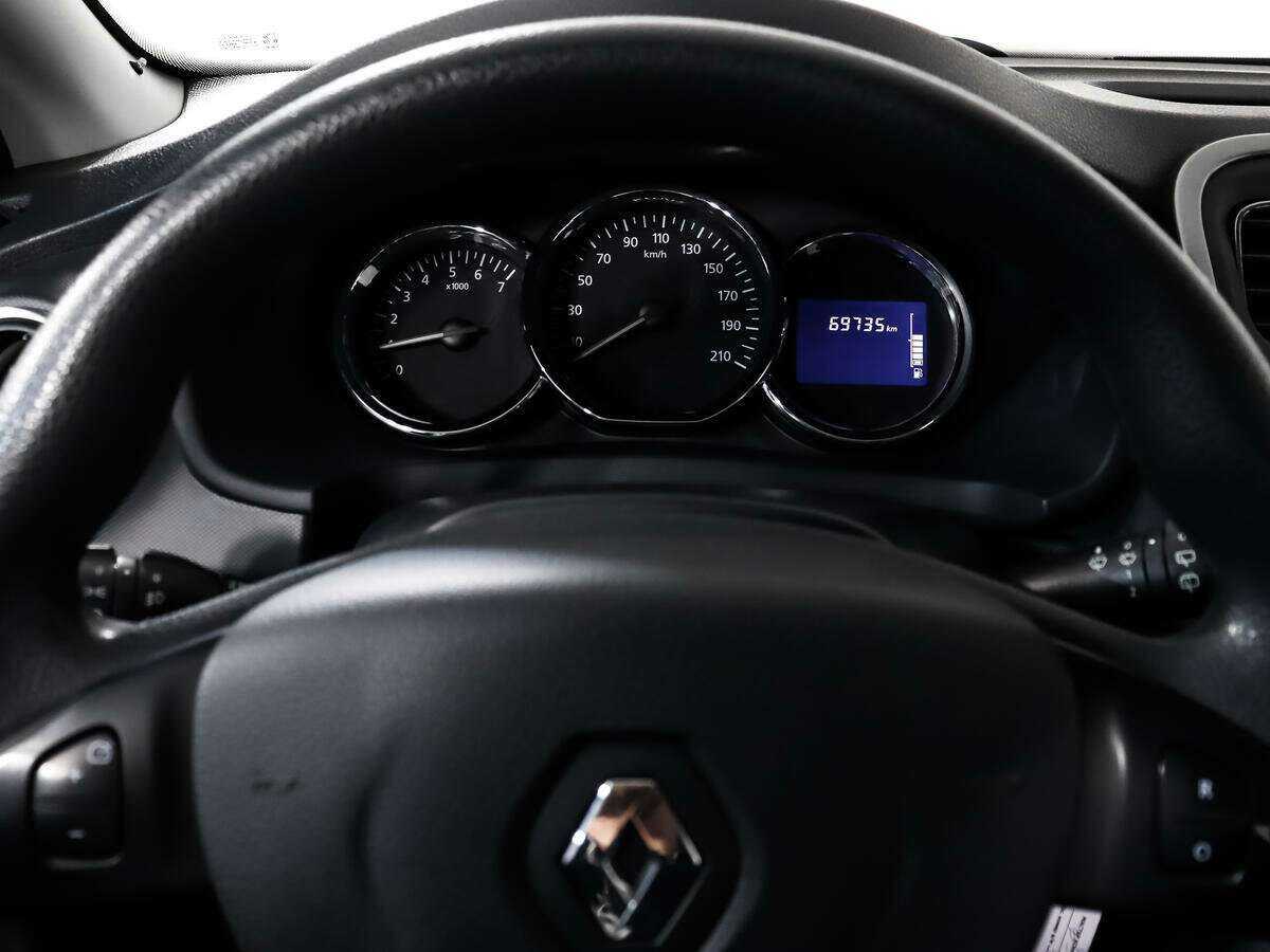 Б/У Рено Сандеро 2015 года. Фото: #13