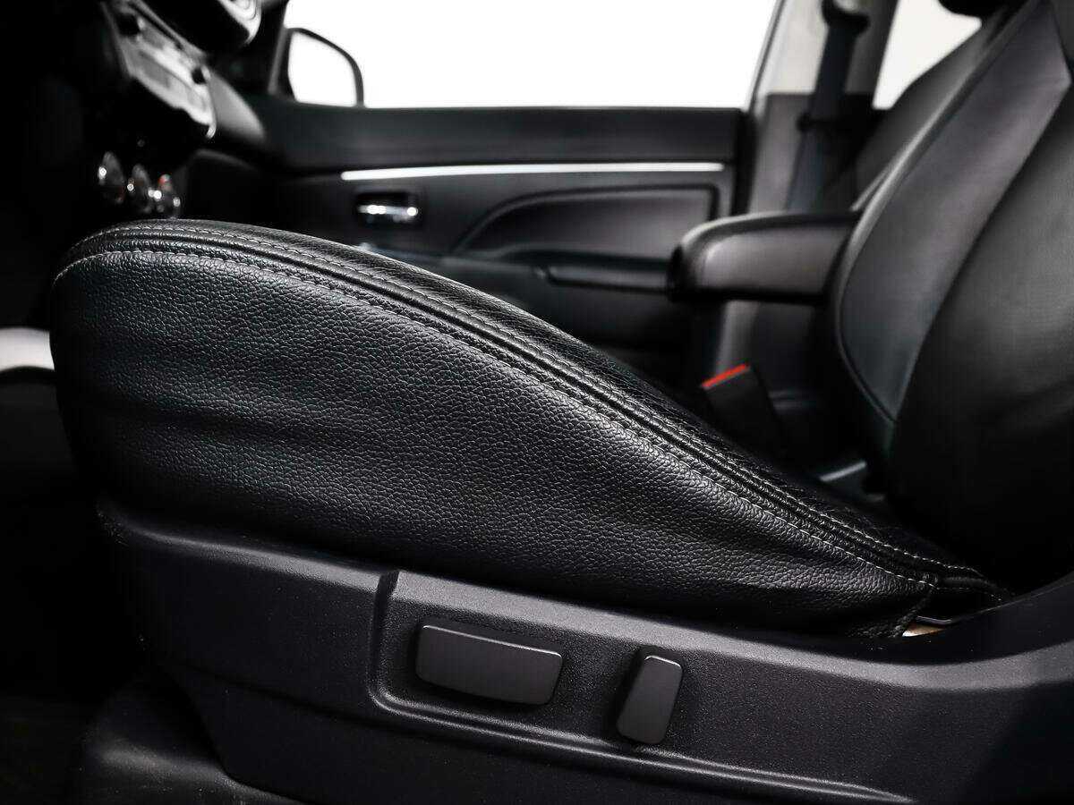 Б/У Пежо 4008 2012 года. Фото: #9