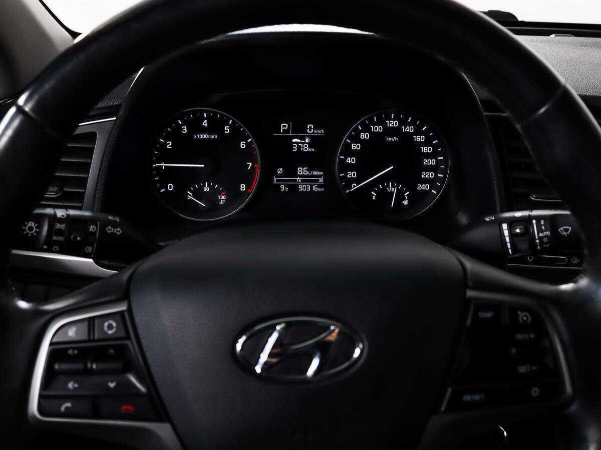 Б/У Хендай Елантра 2017 года. Фото: #15