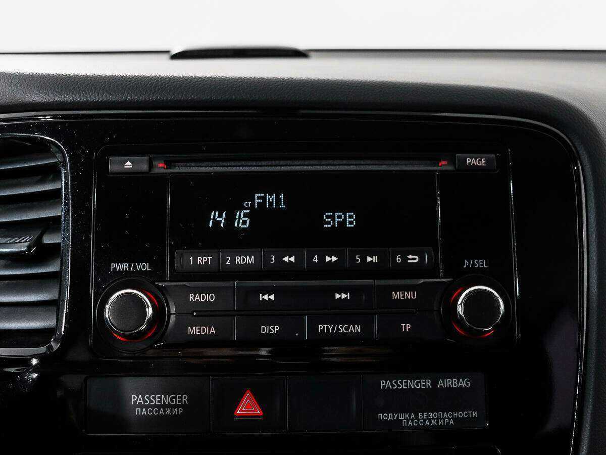 Б/У Митсубиши Оутлэндер 2012 года. Фото: #12