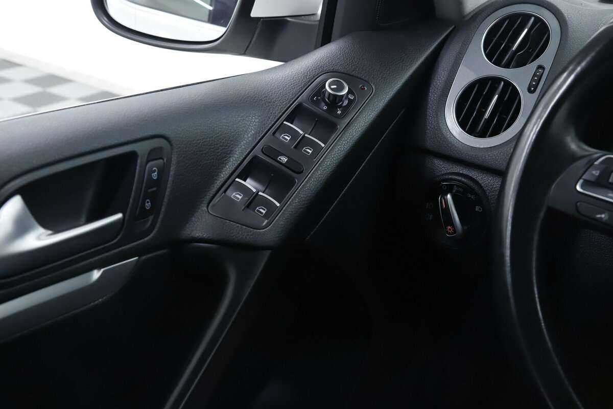 Б/У Фольксваген Тигуан 2015 года. Фото: #9