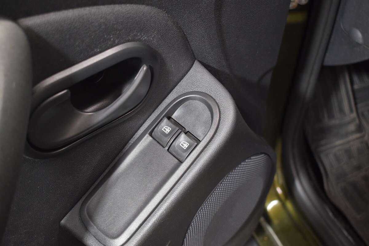 Б/У Рено Дастер 2015 года. Фото: #12