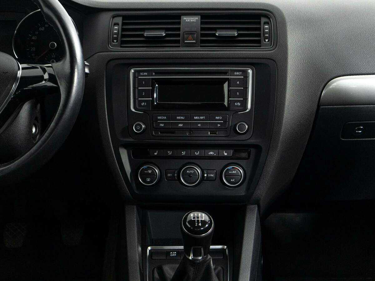 Б/У Фольксваген Джетта 2015 года. Фото: #13