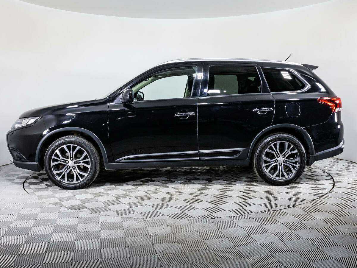 Б/У Митсубиши Оутлэндер 2016 года. Фото: #7