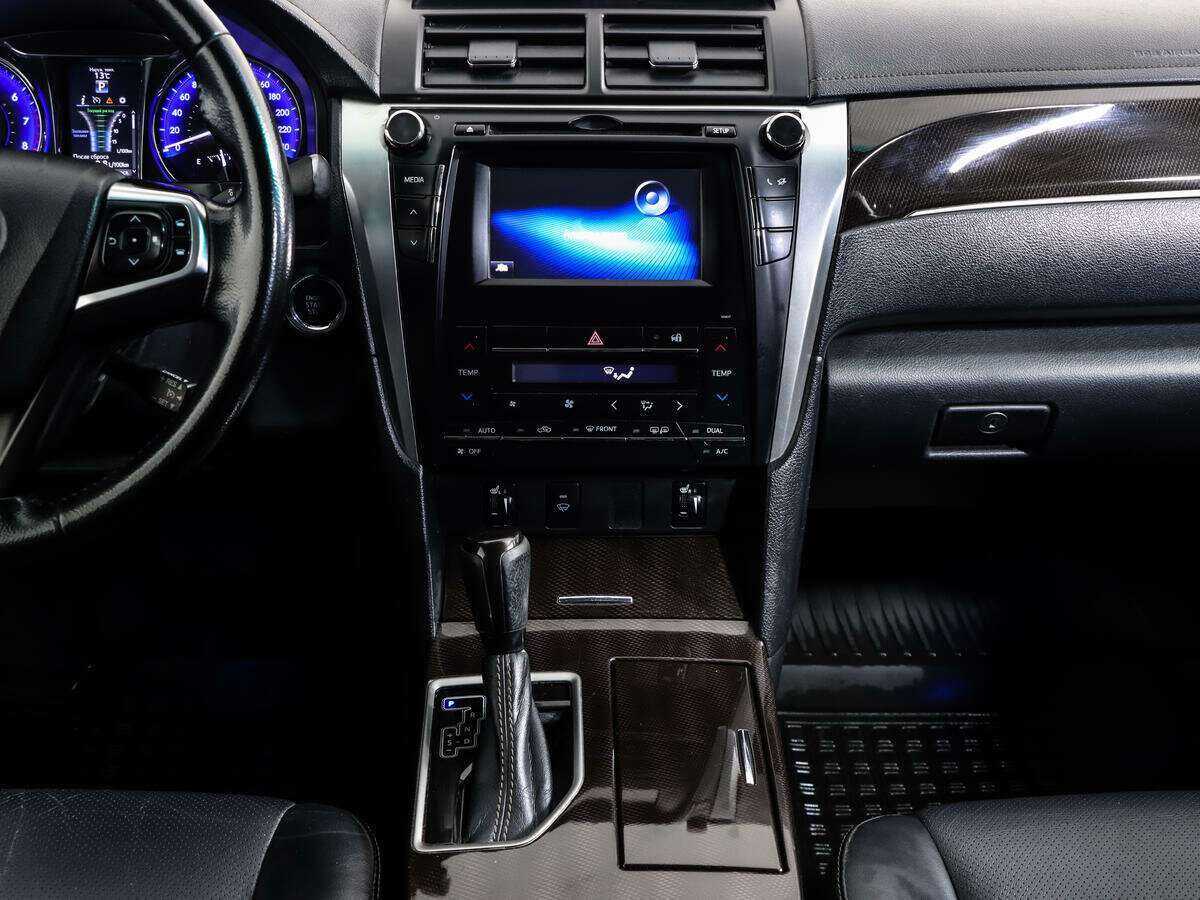 Б/У Тойота Камри 2017 года. Фото: #14