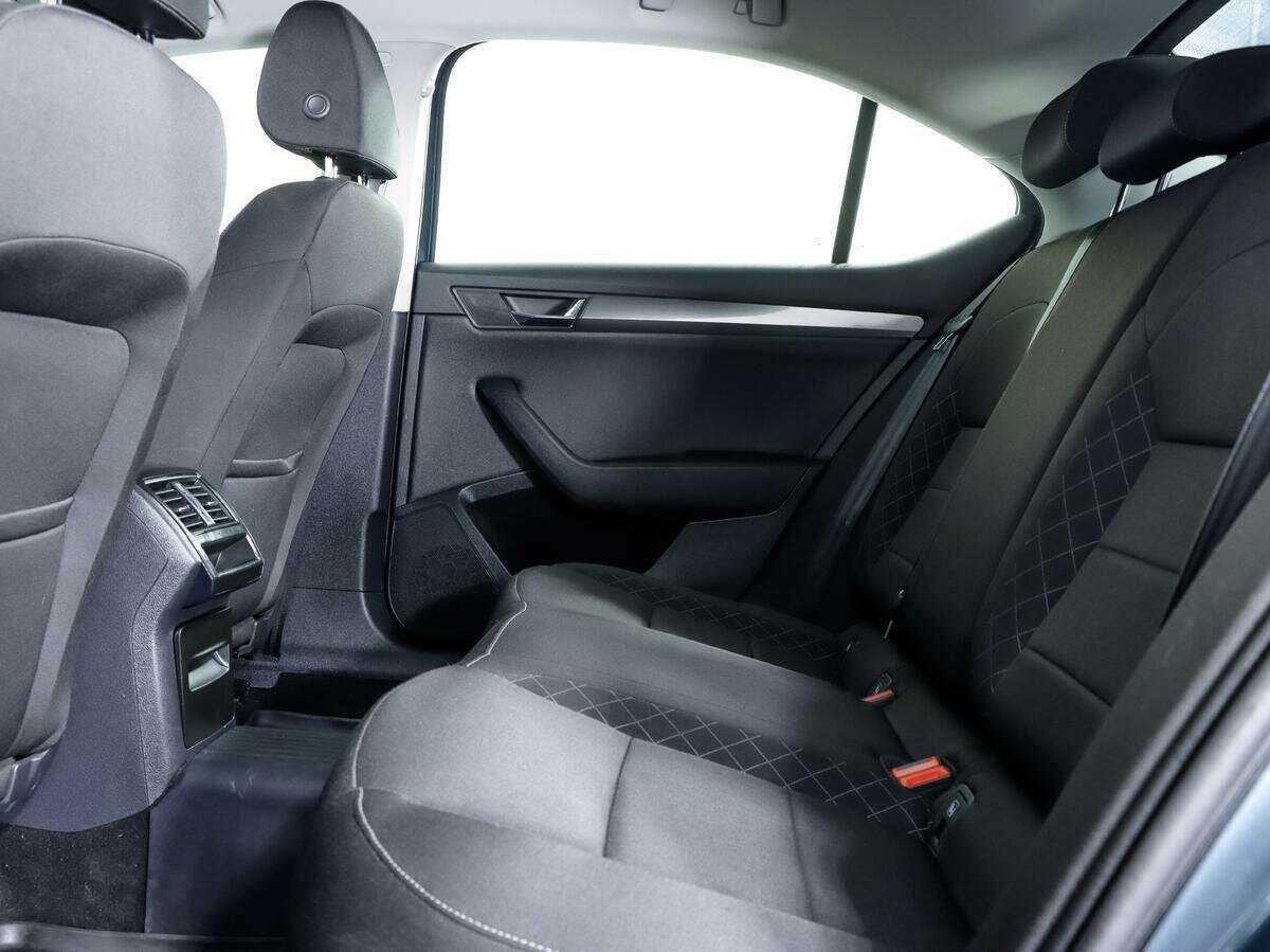 Б/У Шкода Суперб 2018 года. Фото: #8