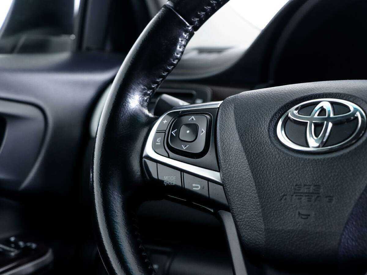 Б/У Тойота Камри 2017 года. Фото: #14