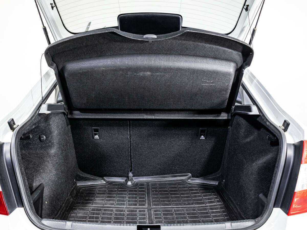 Б/У Шкода Рапид 2016 года. Фото: #16