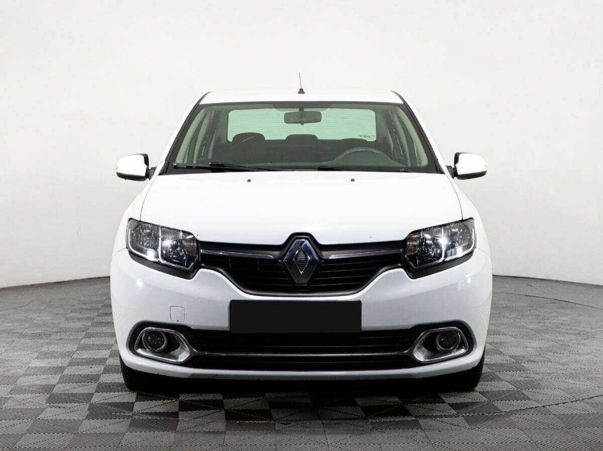 Б/У Рено Логан 2017 года. Фото: #1