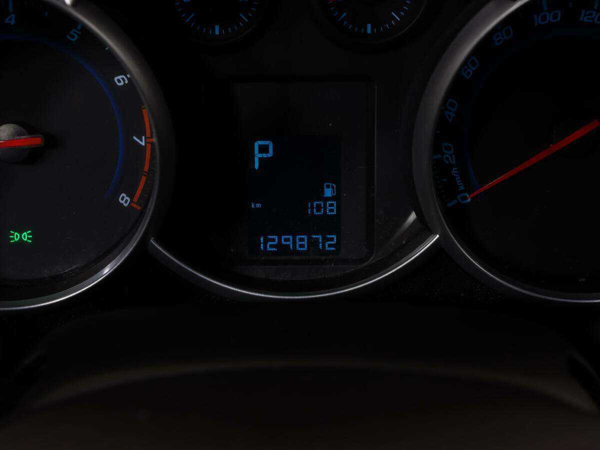 Б/У Шевроле Круз 2013 года. Фото: #15