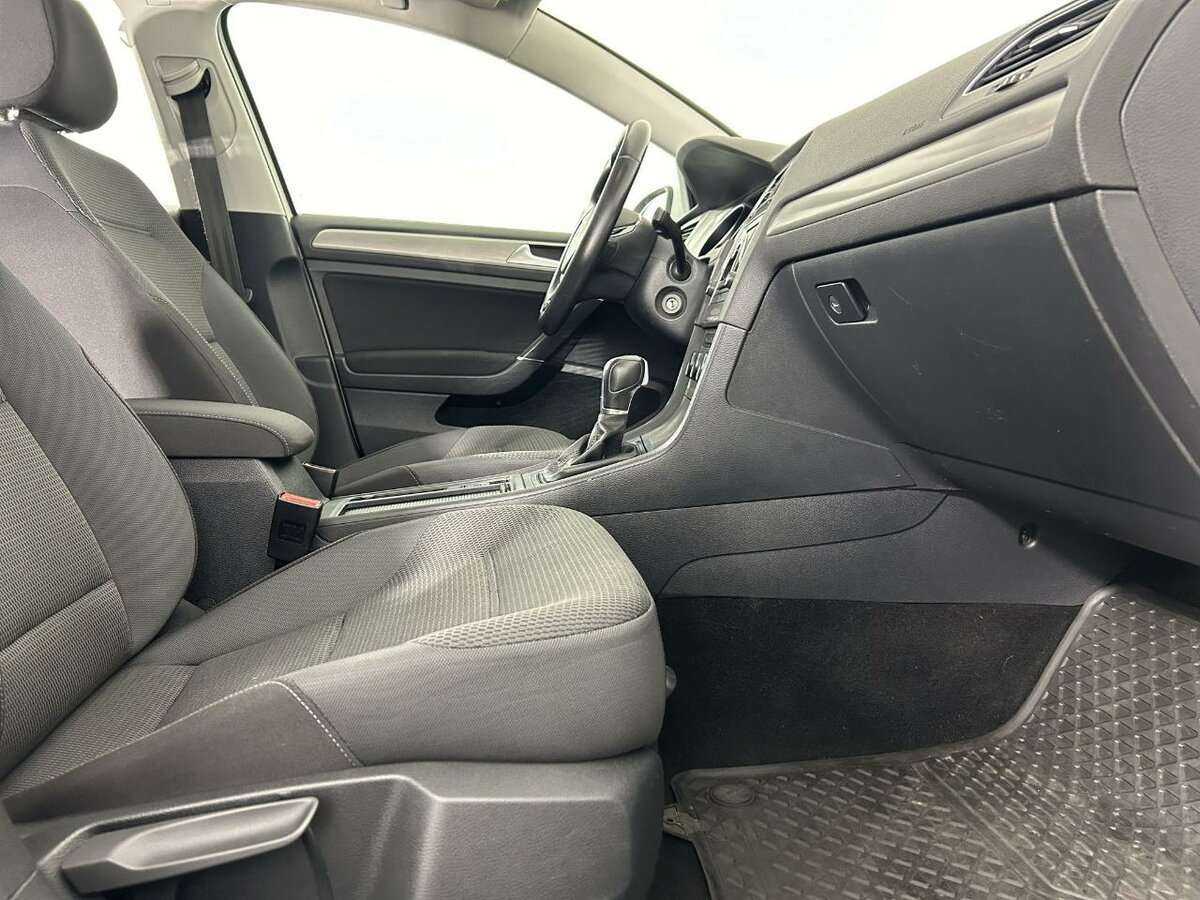 Б/У Фольксваген Гольф 2015 года. Фото: #13