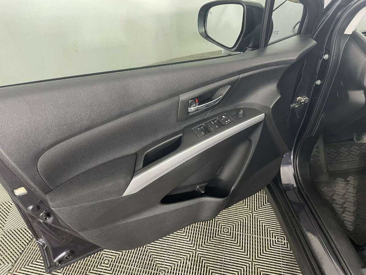 Б/У Сузуки С-Икс4 2014 года. Фото: #7