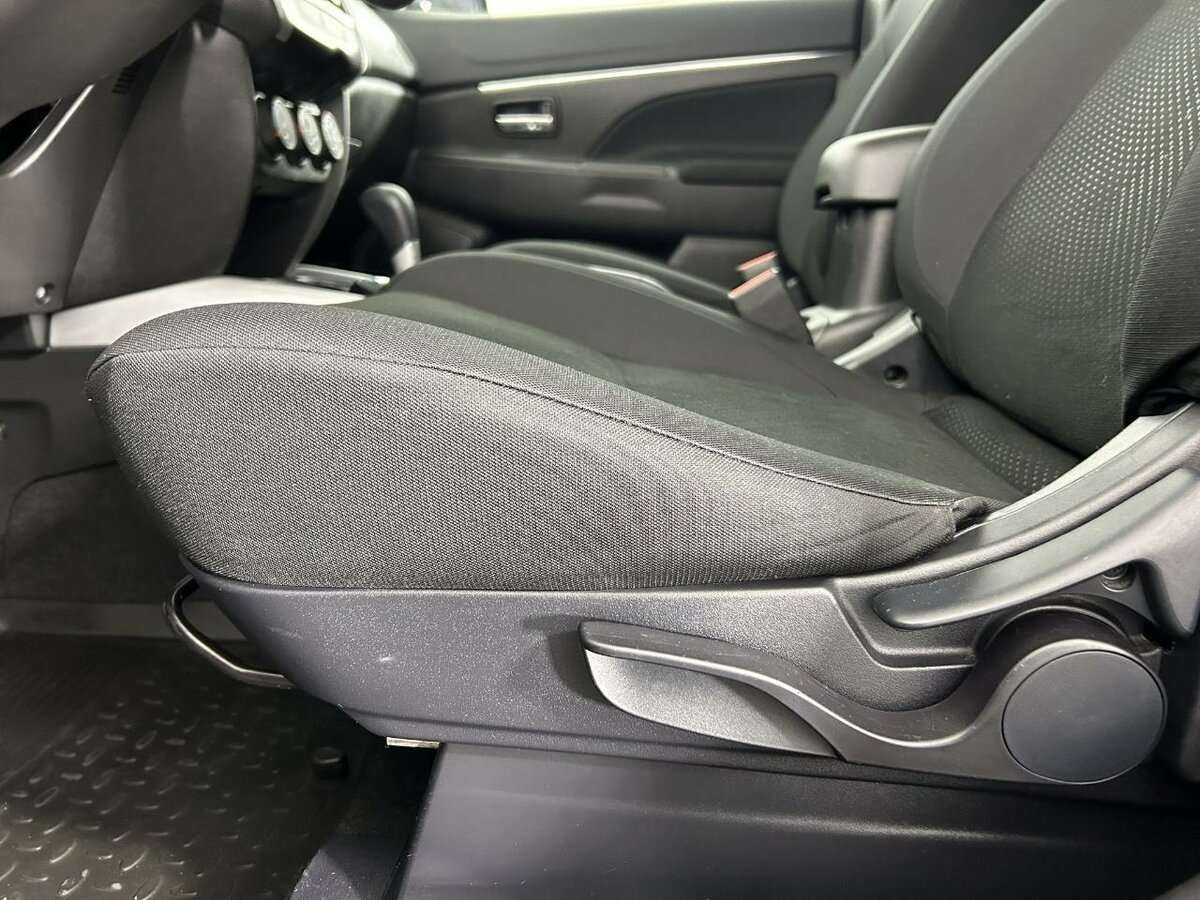 Б/У Митсубиши АС-Икс 2012 года. Фото: #9