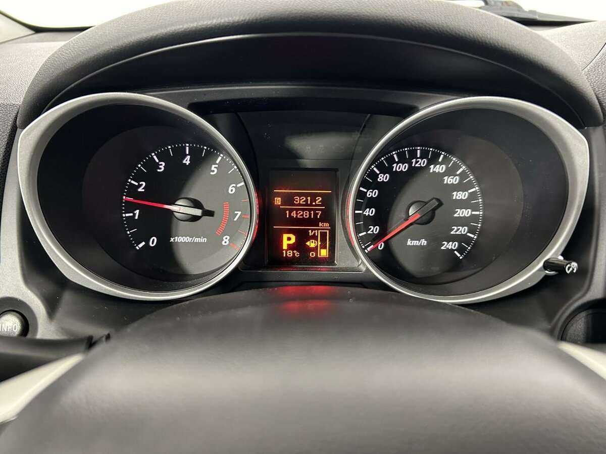 Б/У Митсубиши АС-Икс 2012 года. Фото: #10