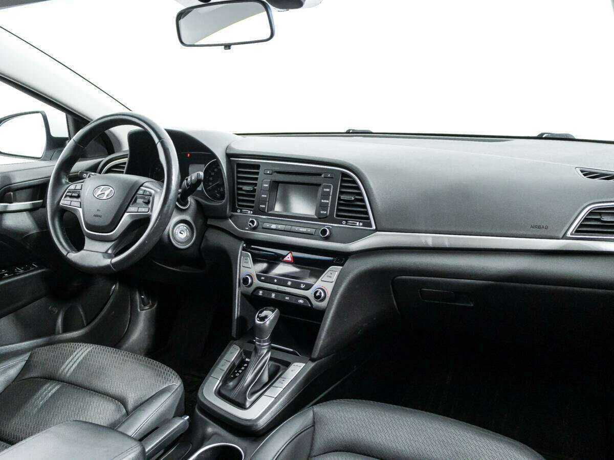Б/У Хендай Елантра 2016 года. Фото: #8