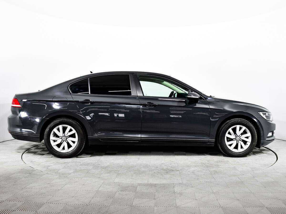 Б/У Фольксваген Пассат 2017 года. Фото: #3