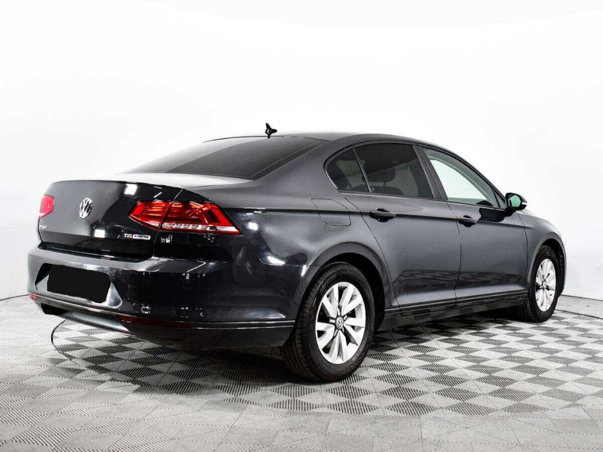 Б/У Фольксваген Пассат 2017 года. Фото: #4