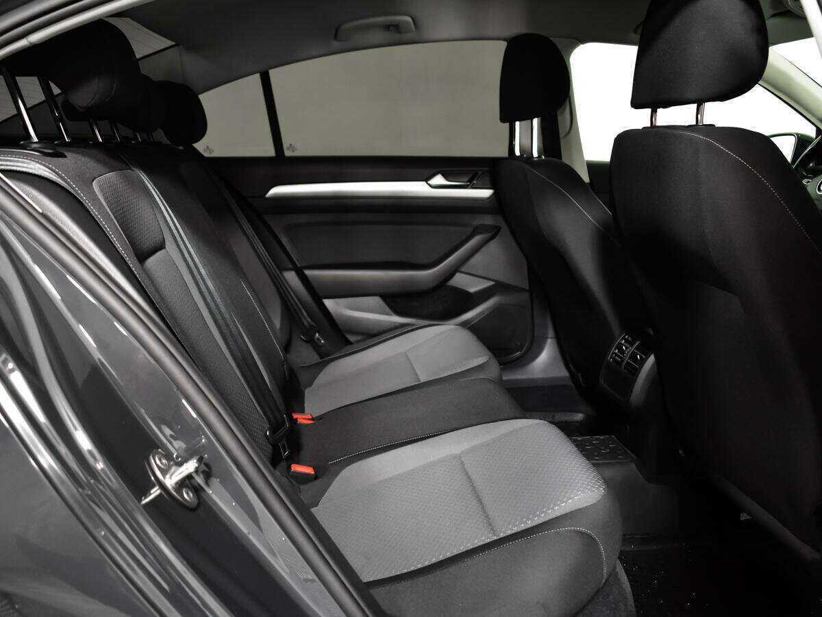 Б/У Фольксваген Пассат 2017 года. Фото: #9