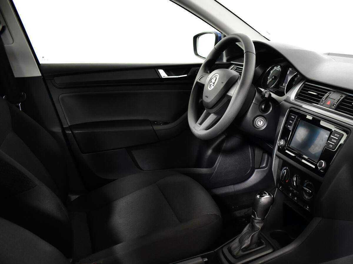 Б/У Шкода Рапид 2018 года. Фото: #8