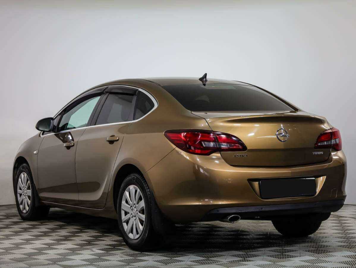 Б/У Опель Астра 2015 года. Фото: #5