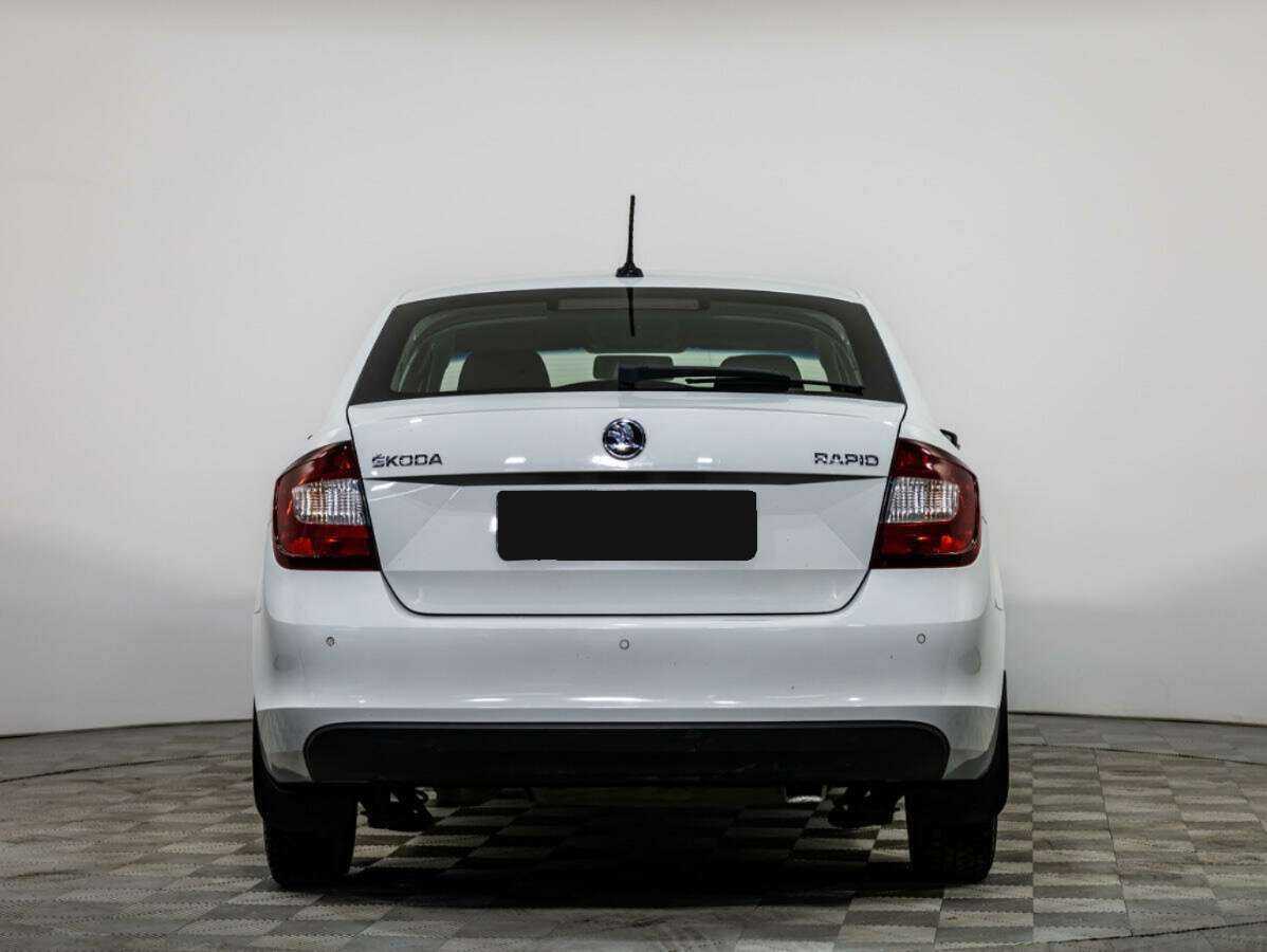 Б/У Шкода Рапид 2018 года. Фото: #4