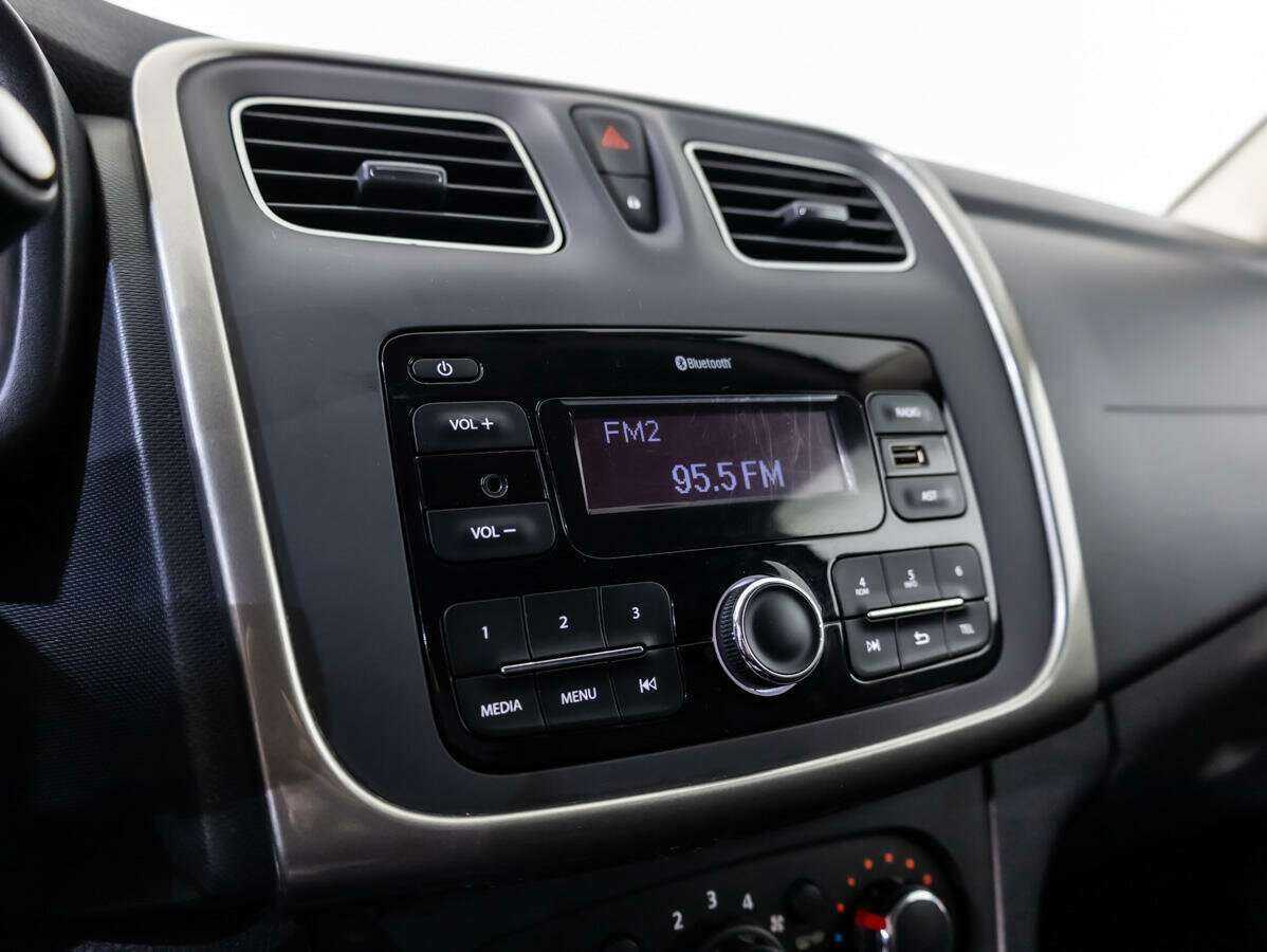 Б/У Рено Логан 2019 года. Фото: #11