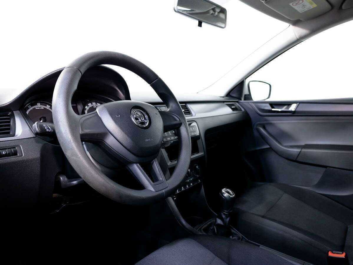 Б/У Шкода Рапид 2017 года. Фото: #9