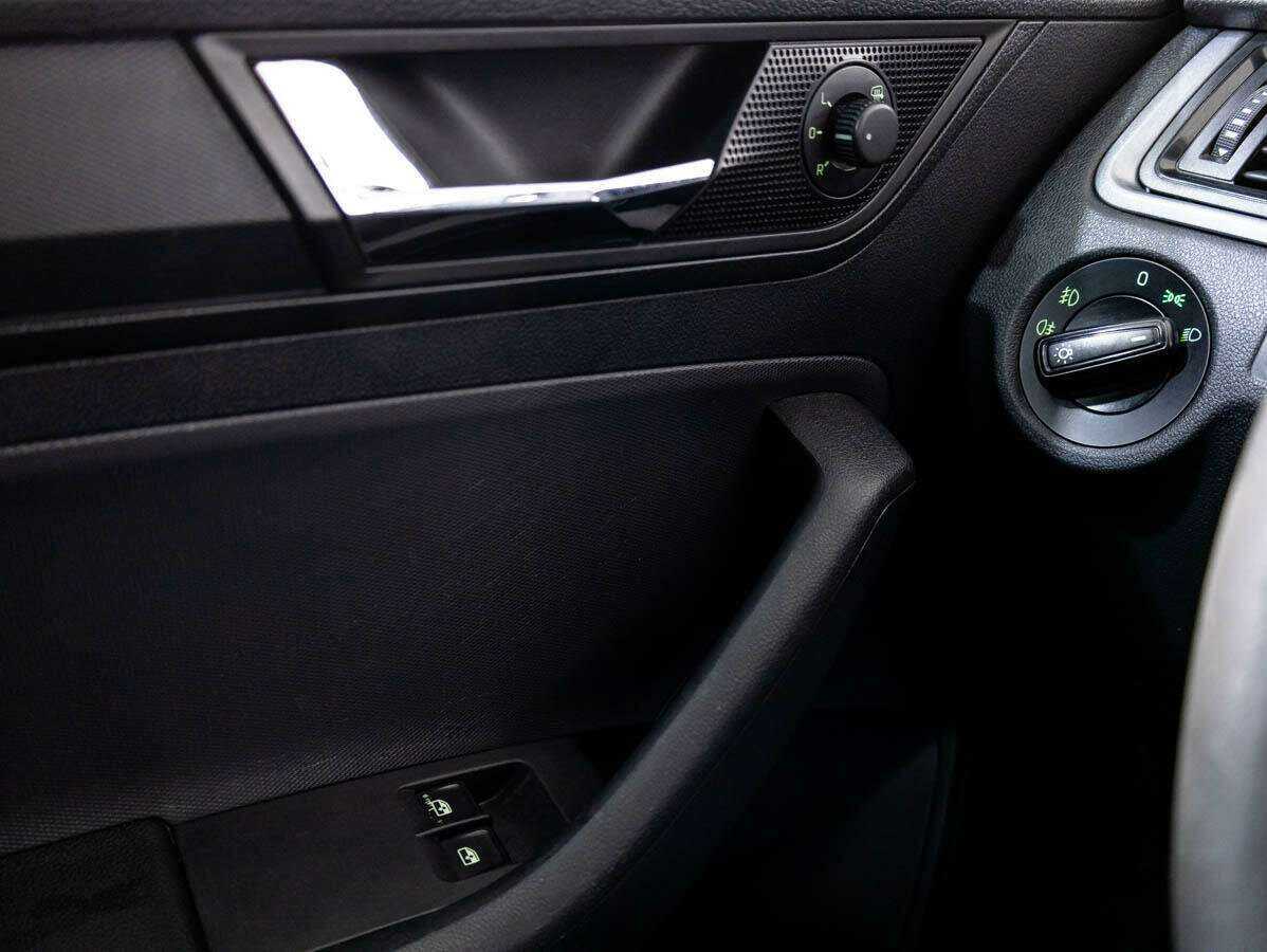 Б/У Шкода Рапид 2017 года. Фото: #13