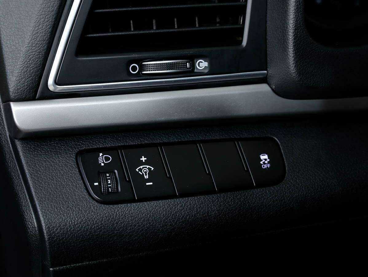 Б/У Хендай Елантра 2018 года. Фото: #12