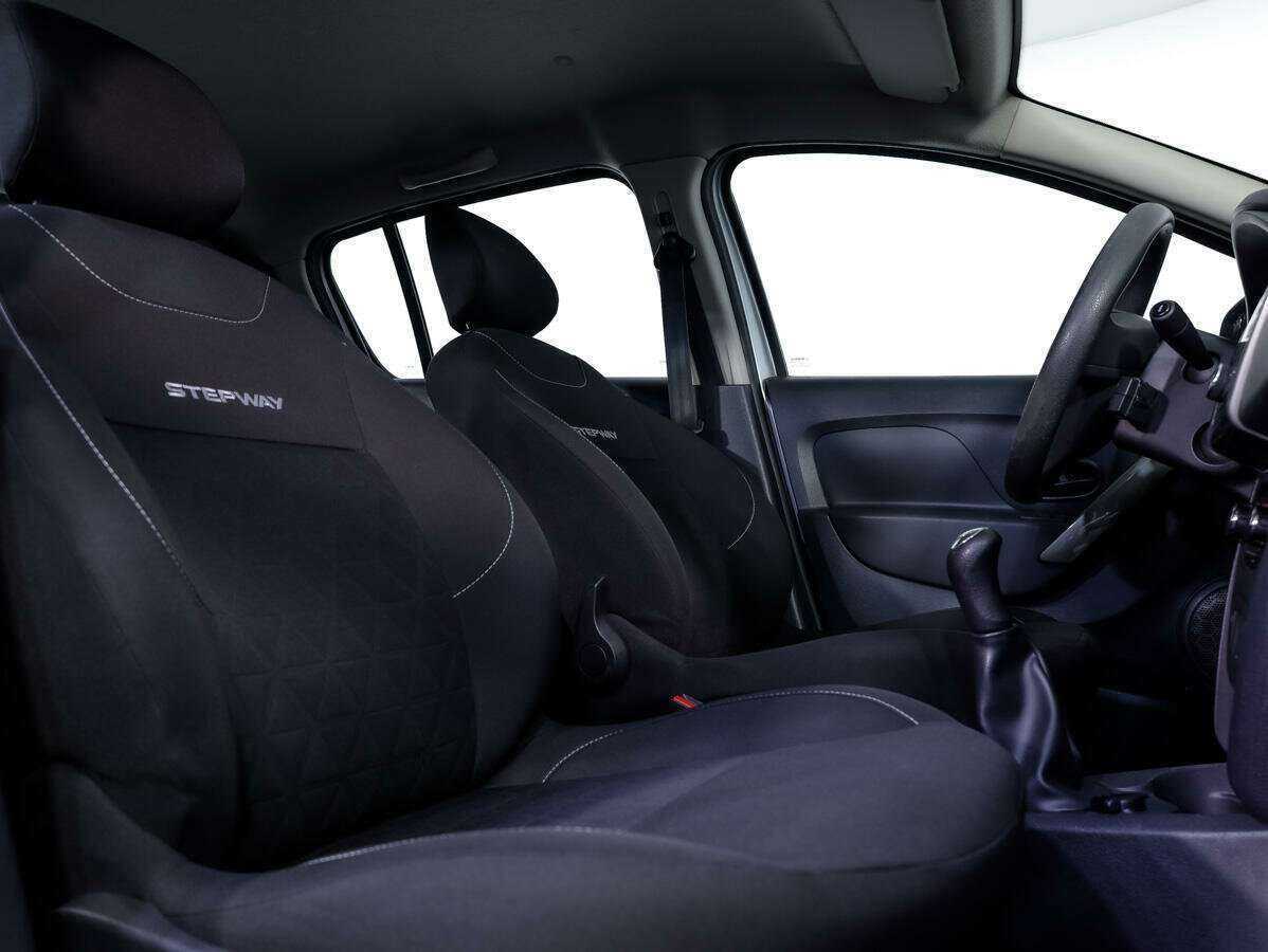 Б/У Рено Сандеро 2018 года. Фото: #12