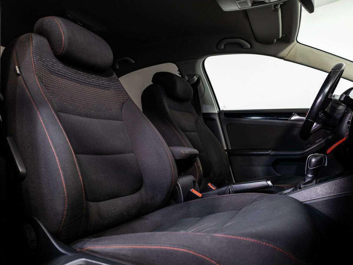 Б/У Фольксваген Джетта 2017 года. Фото: #9