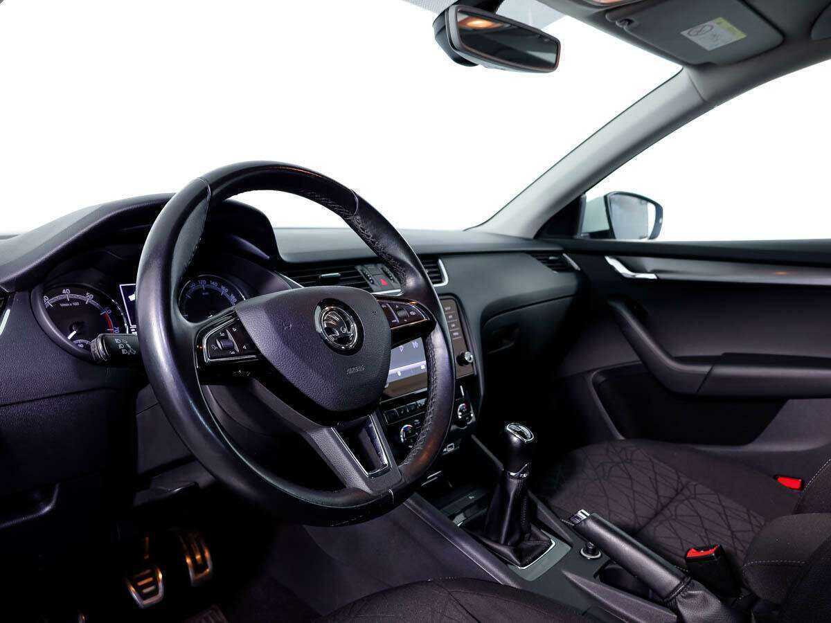 Б/У Шкода Октавия 2018 года. Фото: #12