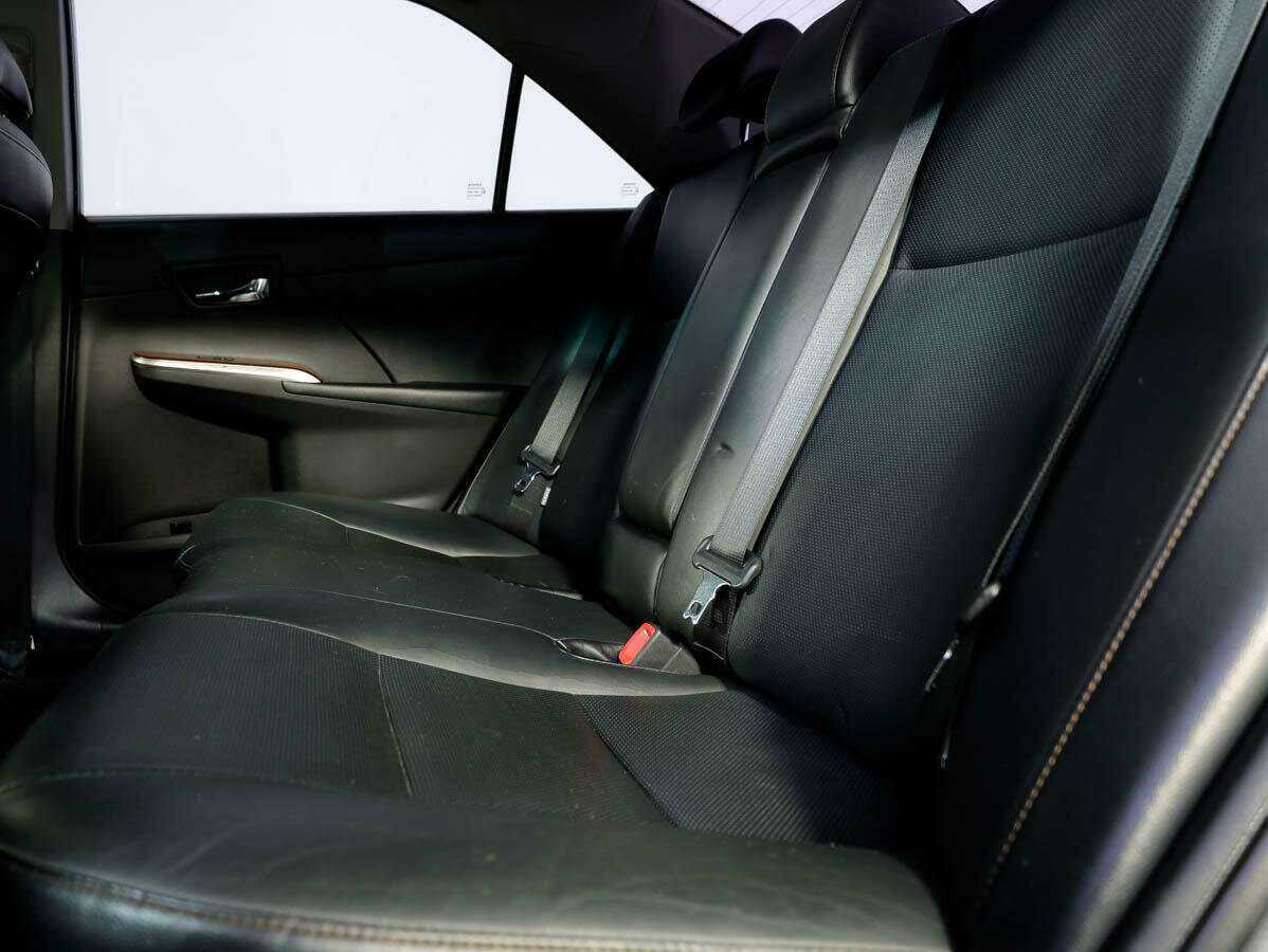 Б/У Тойота Камри 2013 года. Фото: #12