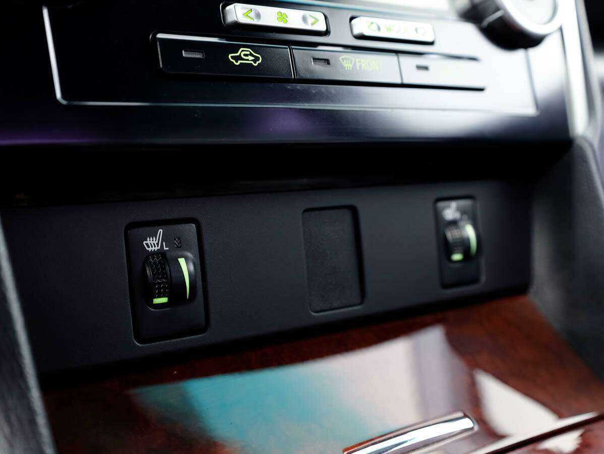 Б/У Тойота Камри 2013 года. Фото: #16